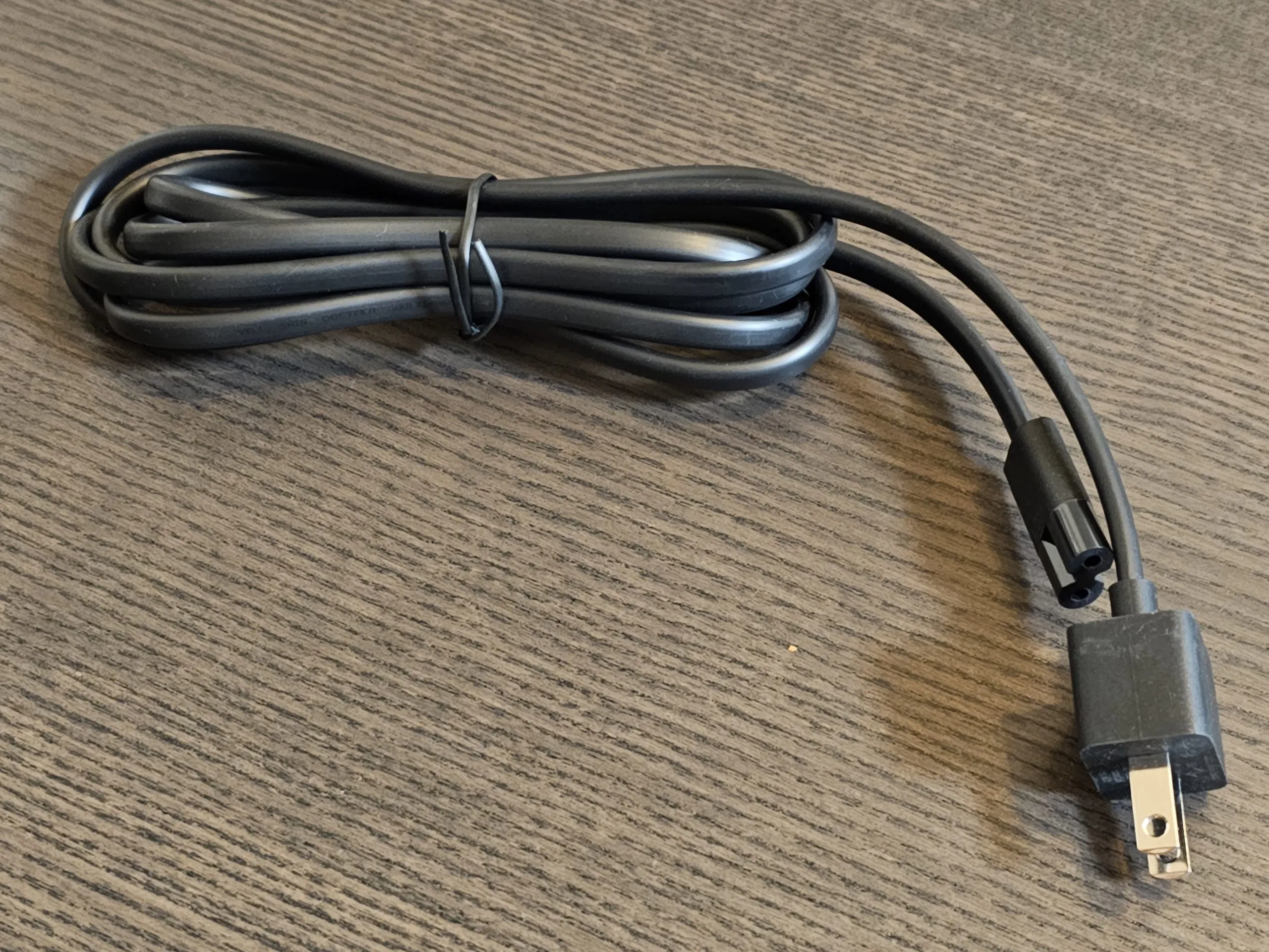 どこのご家庭にも余っているメガネ端子ケーブル